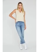 Jordyn Vest | Quartz